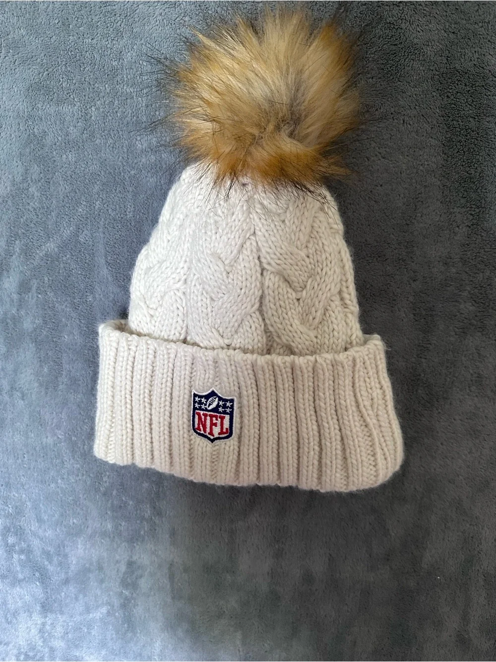 New Era Cream Cable Knit Pom Beanie with Ravens Logo nwt